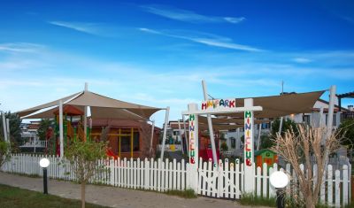 Imagine pentru Hotel River Garden Holiday Village 5*  valabile pentru Litoral 2025
