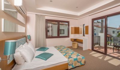Imagine pentru Hotel River Garden Holiday Village 5*  valabile pentru Litoral 2025