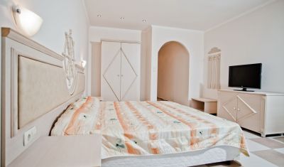 Imagine pentru Hotel Royal Bay Elenite 4*  valabile pentru Litoral 2025