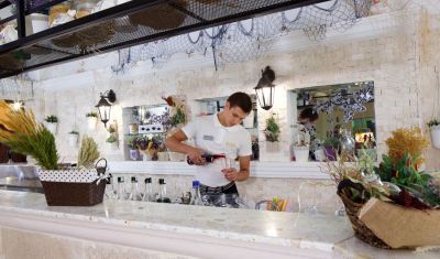 Imagine pentru Hotel Royal Bay Elenite 4*  valabile pentru Litoral 2025