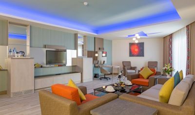 Imagine pentru Hotel Royal Seginus 5* valabile pentru Litoral 2025