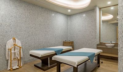 Imagine pentru Hotel Royal Seginus 5* valabile pentru Litoral 2025