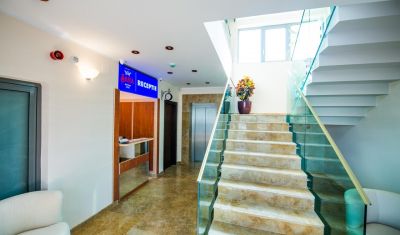 Imagine pentru Hotel Sara Boutique 3* valabile pentru Litoral 2025