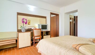 Imagine pentru Hotel Saturn 5* valabile pentru Litoral 2025