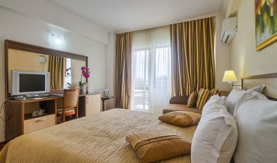 Imagine pentru Hotel Saturn 5* valabile pentru Litoral 2025