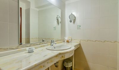 Imagine pentru Hotel Saturn 5* valabile pentru Litoral 2025