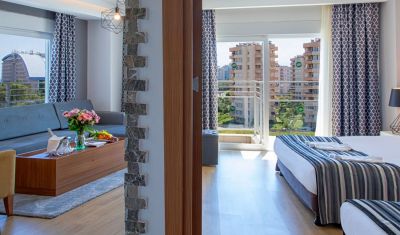 Imagine pentru Hotel Sherwood Suites Resort 5* valabile pentru Litoral 2025