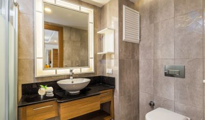 Imagine pentru Hotel Sherwood Suites Resort 5* valabile pentru Litoral 2025