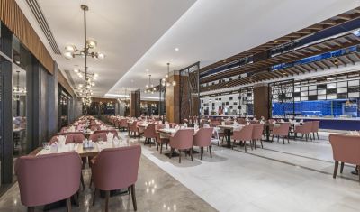 Imagine pentru Hotel Sherwood Suites Resort 5* valabile pentru Litoral 2025