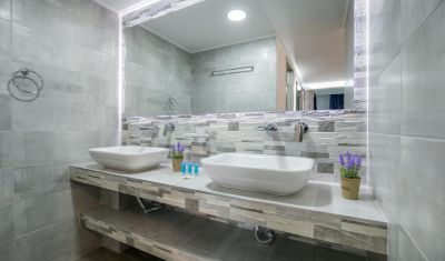 Imagine pentru Hotel Sirines 2*  valabile pentru Litoral 2025