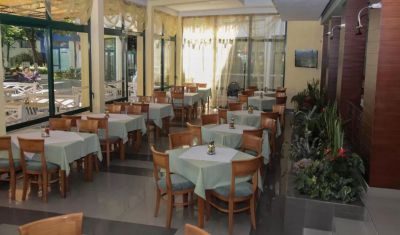 Imagine pentru Hotel Slavyanski 3* valabile pentru Litoral 2025