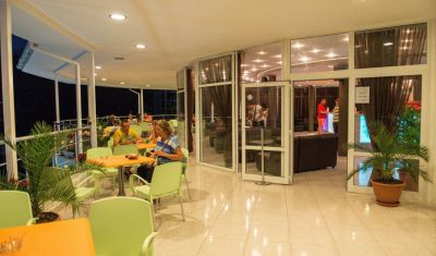 Imagine pentru Hotel Sun City 3* valabile pentru Litoral 2025
