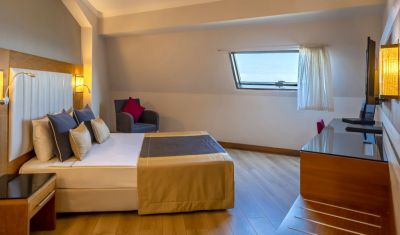 Imagine pentru Hotel Sunland Resort 5* valabile pentru Litoral 2025