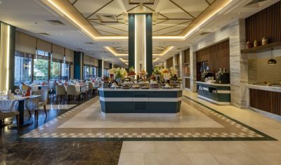Imagine pentru Hotel Sunland Resort 5* valabile pentru Litoral 2025