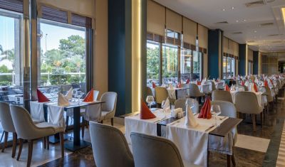 Imagine pentru Hotel Sunland Resort 5* valabile pentru Litoral 2025