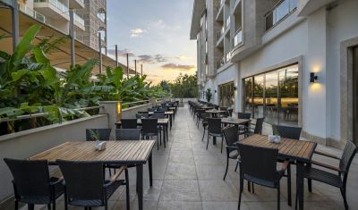 Imagine pentru Hotel Sunland Resort 5* valabile pentru Litoral 2025