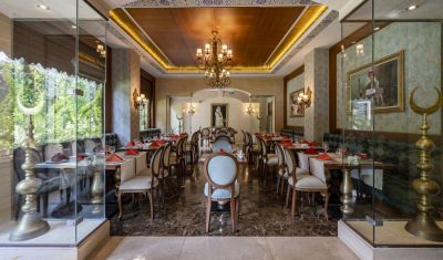 Imagine pentru Hotel Sunland Resort 5* valabile pentru Litoral 2025