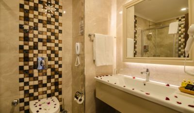 Imagine pentru Hotel The Lumos Deluxe Resort 5*  valabile pentru Litoral 2025