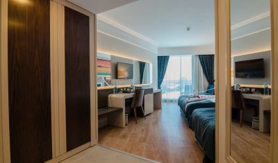 Imagine pentru Hotel The Lumos Deluxe Resort 5*  valabile pentru Litoral 2025
