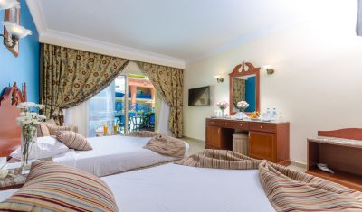 Imagine pentru Hotel Titanic Beach Resort 5* valabile pentru Litoral 2025
