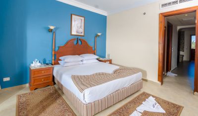 Imagine pentru Hotel Titanic Beach Resort 5* valabile pentru Litoral 2025