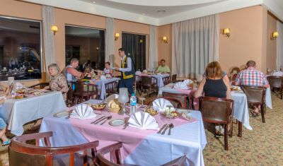 Imagine pentru Hotel Titanic Beach Resort 5* valabile pentru Litoral 2025