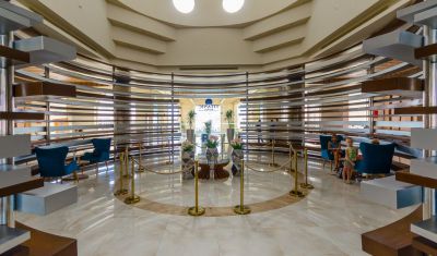 Imagine pentru Hotel Titanic Royal 5* valabile pentru Litoral 2025