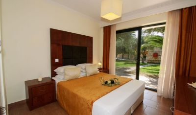 Imagine pentru Hotel Village Mare 4* valabile pentru Litoral 2025