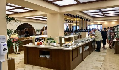 Imagine pentru Hotel Village Mare 4* valabile pentru Litoral 2025