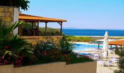 Imagine pentru Hotel Village Mare 4* valabile pentru Litoral 2025