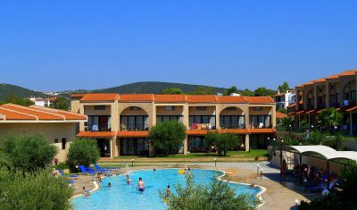 Imagine pentru Hotel Village Mare 4* valabile pentru Litoral 2025