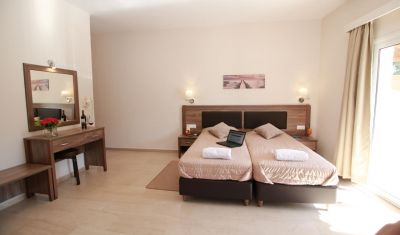Imagine pentru Hotel Yannis Corfu 3* valabile pentru Litoral 2025
