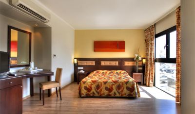 Imagine pentru Livadhiotis City Hotel 3* valabile pentru Litoral 2025