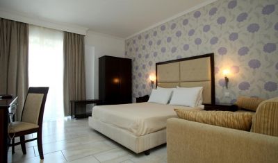 Imagine pentru Naias Beach Hotel 3* valabile pentru Litoral 2025