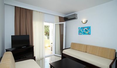 Imagine pentru Naias Beach Hotel 3* valabile pentru Litoral 2025