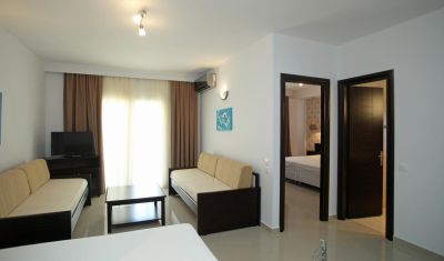 Imagine pentru Naias Beach Hotel 3* valabile pentru Litoral 2025