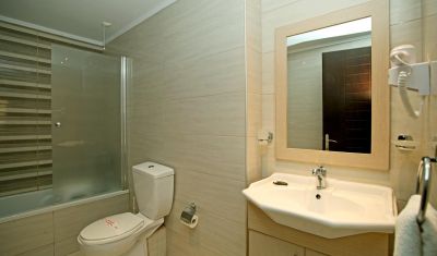 Imagine pentru Naias Beach Hotel 3* valabile pentru Litoral 2025