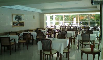Imagine pentru Naias Beach Hotel 3* valabile pentru Litoral 2025