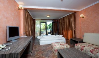 Imagine pentru Russalka Elite Holiday Village 3*/4* valabile pentru Litoral 2025