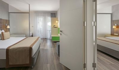 Imagine pentru Seven Seas Hotel Blue 5*  valabile pentru Litoral 2025
