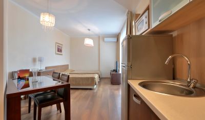 Imagine pentru Aparthotel Golden Line 4*  valabile pentru Paste  2023