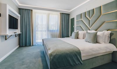 Imagine pentru Complex Turistic 3 Stejari 4* valabile pentru Paste  2023