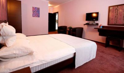 Imagine pentru Complex Turistic 3 Stejari 4* valabile pentru Paste  2023