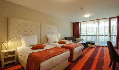 Imagine pentru Hotel International Casino & Tower Suites 5* valabile pentru Paste  2023