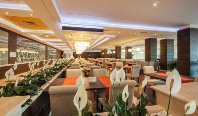 Imagine pentru Hotel International Casino & Tower Suites 5* valabile pentru Paste  2023