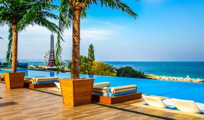 Imagine pentru Hotel International Casino & Tower Suites 5* valabile pentru Paste  2023