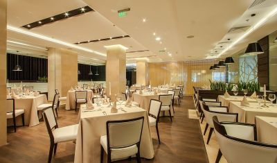 Imagine pentru Hotel International Casino & Tower Suites 5* valabile pentru Paste  2023