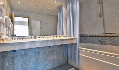 Imagine pentru Hotel International Casino & Tower Suites 5* valabile pentru Paste  2023