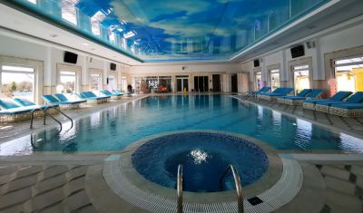 Imagine pentru Hotel Lebada Luxury Resort & Spa 5*  valabile pentru Paste  2023