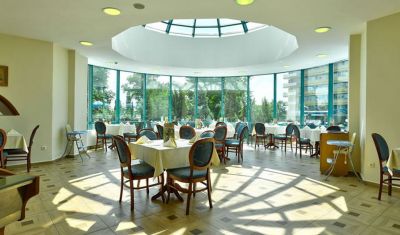 Imagine pentru Hotel Marina Grand Beach 4*  valabile pentru Paste  2023